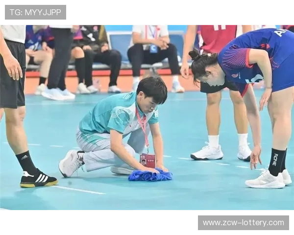 奥运志愿者：承载梦想与责任的无名英雄在赛场内外的感人故事